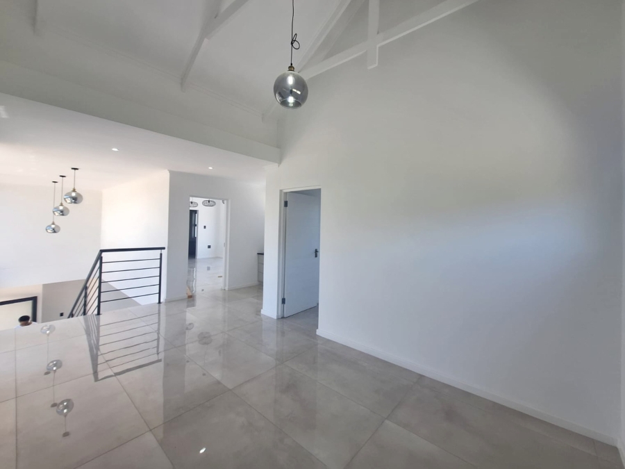 To Let 4 Bedroom Property for Rent in Redstone Private Country Estate North West